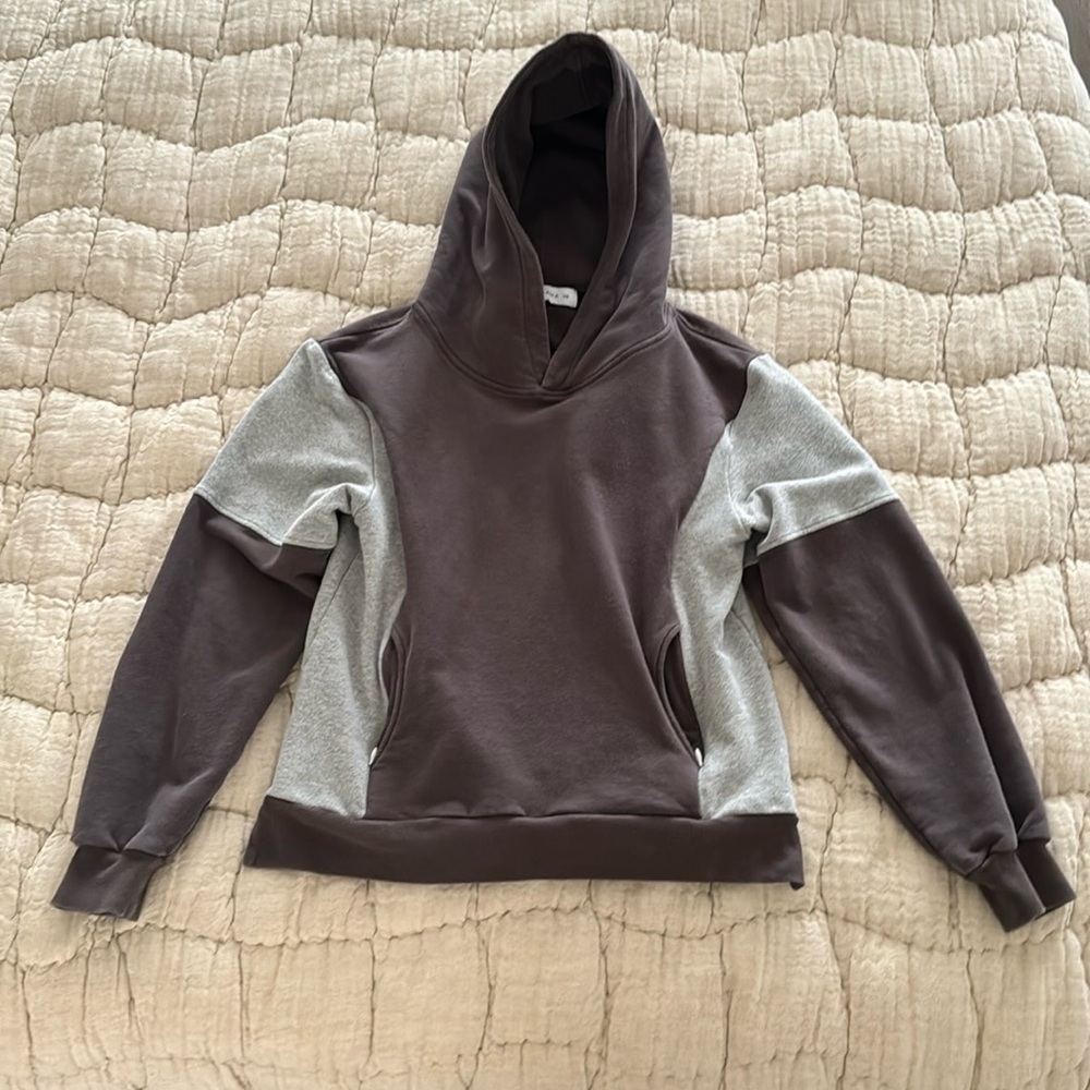 Movemama breastfeeding sweatshirt